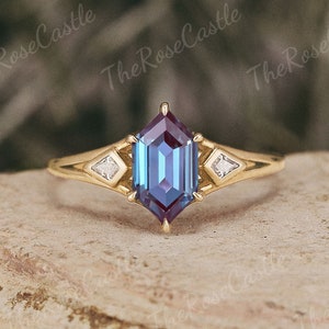 Unique Hexagon Cut Alexandrite Engagement Ring Solid Gold Bezel Setting Moissanite Wedding Ring Alexandrite Gemstone Promise Rings For Women
