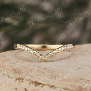 Vintage Moissanite Curved Wedding Band Nature Inspired Leaf Gold Wedding Ring Floral Stacking Matching Rings Personalized Gift For Her