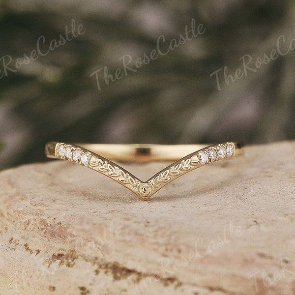 Vintage Moissanite Curved Wedding Band Nature Inspired Leaf Gold Wedding Ring Floral Stacking Matching Rings Personalized Gift For Her