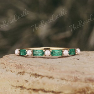 Baguette Cut Emerald Wedding Band Gold Rings Pearl Matching Rings Art Deco Custom Ring Vintage Stacking Ring Personalized Gift For Her