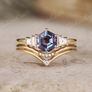 Hexagon Cut Alexandrite Engagement Ring Set Solid Gold Moissanite Wedding Band Alexandrite Gemstone Anniversary Ring Set Bridal Ring Set