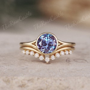 Round Alexandrite Engagement Ring Set Solid Gold Ring Unique Alexandrite Ring Vintage Moissanite Bridal Set Art Deco Promise Gifts For Women
