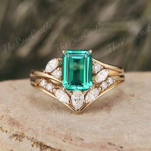 Unique Emerald Cut Emerald Engagement Ring Set Solid Gold Moissanite Curved Wedding Ring Green Gemstone Bridal Ring Set Gift For Her