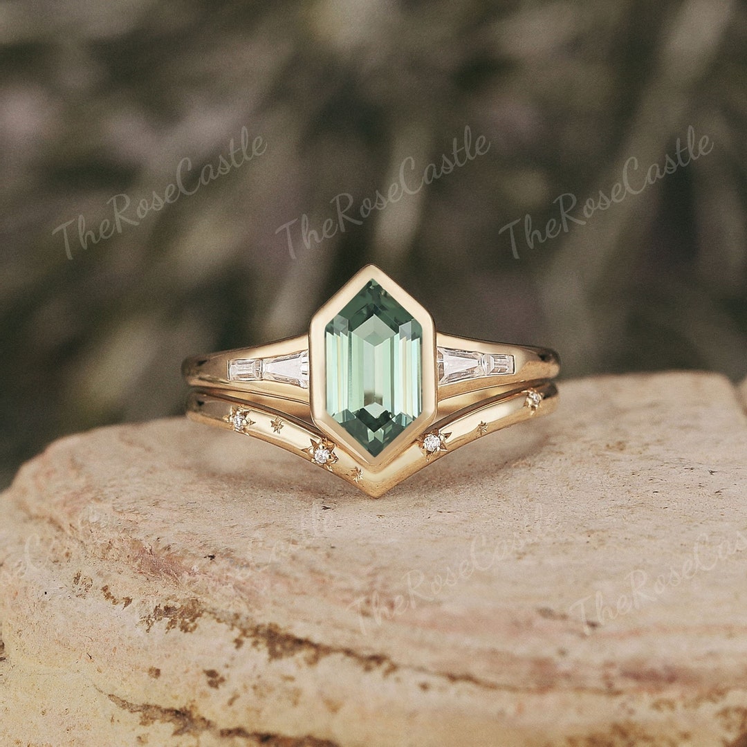 Luxury Female Crystal Green Zircon Stone Round Engagement