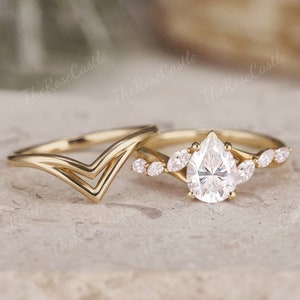 Unique Wedding Band Yellow Gold Stackable Ring Chevron Ring Handmade ...
