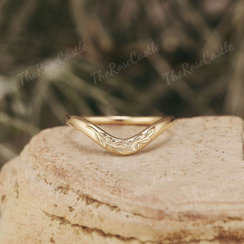 Unique Nature Inspired Leaf Wedding Band Solid Gold Curved Stacking Wedding Band Promise Anniversary Ring For Women Personalized Jewelry