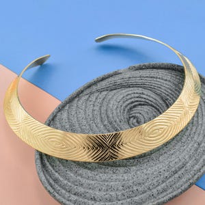 Fabulous Brass Jewelry Gold Thick Band Cuff Necklace Choker Gold Plated Jewelry Ethnic Flexible Choker Boho Jewelry For Women WC-38