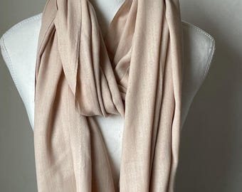 Chal de algodón tipo pashmina color beige avena