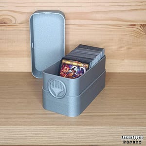 Boite de rangement 3D 8x16cm 1 rangée pour environ 400 cartes jeu à collectionner JCC Magic The Gathering L'Assemblée Mana Incolore Geek