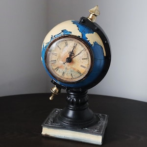 Horloge de bureau globe vintage | Montre de style steampunk cadeau pour lui | Décoration d'étagère de bureau unique pour amateur de voyage, cadeau de fête des pères