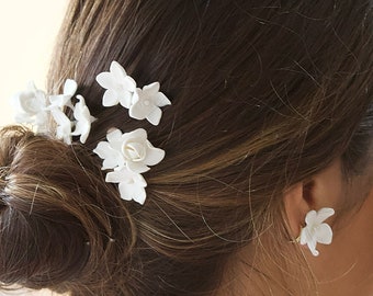 Elegant Floral Hair Pin with Matching Bridal Earrings, Handmade Wedding Accessories, Weddings Hair Accessory for Bride, Bridesmaid Hair Comb
