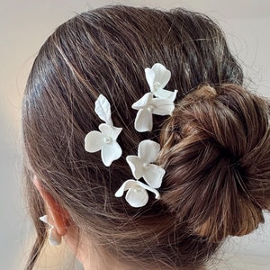 Handgefertigte Porzellanblumen Haarnadeln: Braut Perlen Haarschmuck