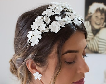 Diadème de mariée élégant en porcelaine blanche à fleurs, accessoire de cheveux de mariage fait main, bandeau à fleurs en argile pour la mariée