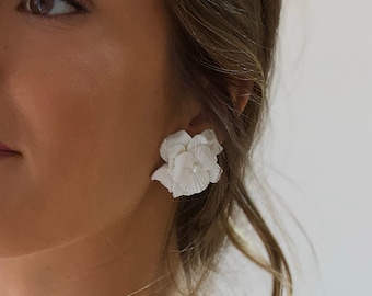 Bridal Flower Earrings with White Porcelain Petals & Pearl, Polymer Clay Floral Earrings for Weddings, Handmade Jewelry for Brides