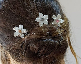 Elegant Jazmin Flowers White Hair Comb for Wedding Bridal or Bridesmaid Hair Styling, Wedding git for bride