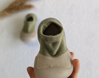 Kinderhaussschuhe - flexibel & bequem Gummisohle Socken Lauflernschuhe