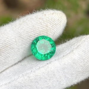 Natural Colombian Emerald 9.20 ct – Certified Loose Round Cut Gemstone, Authentic Elite Finish, Rare Green Gemstone