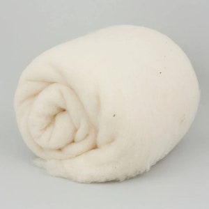 White carded wool, 26-29mic, 1.77oz (50gr), 100% wool.