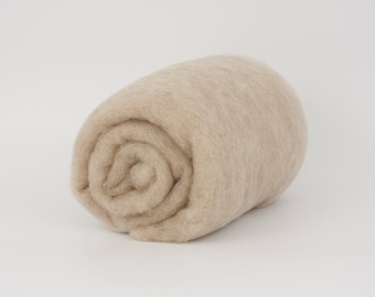 ChiaroBeige cardato merino 23 microfono, 1.77oz (50gr), 100% lana.