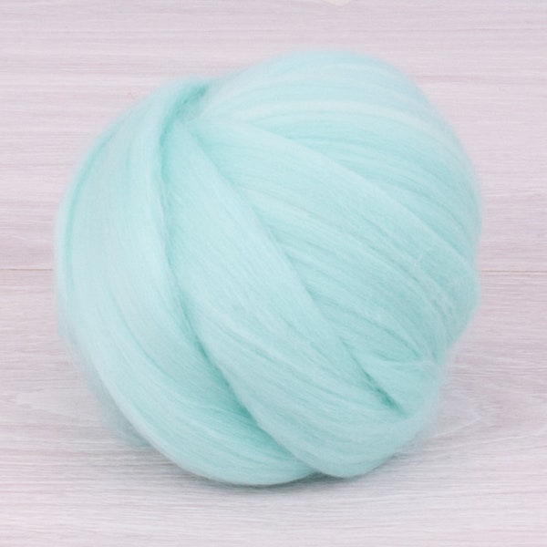 Blue Lagoon  B132, 1.77oz (50gr), 18mic Extra Fine Merino Wool  Felting Wool, For Spinning And Needle Felting.  100% wool.