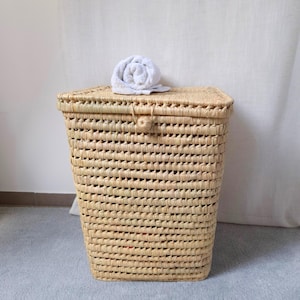 Handwoven Moroccan Laundry Basket with Lid: Palm Leaf African Hamper