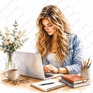 Può includere: Illustrazione ad acquerello di una persona che lavora su un laptop a una scrivania di legno. Una tazza di caffè, occhiali, un blocco note e libri sono anche sulla scrivania. Un vaso di fiori e matite in un portamatite sono anche visibili.