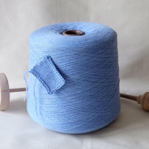 Lora Festa 100% Italienisches Kaschmir Garn 2/27 Lace Weight Himmelblau für Handstricken und Häkeln
