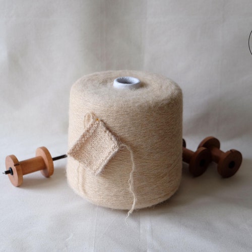 Fil de soie bébé alpaga doux et moelleux brossé 1/9, poids dentelle jaune abricot pour tricoter et crocheter à la main