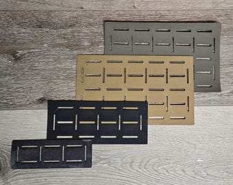 Paneles MOLLE PALS de doble montaje: rejilla Squadron cortada con láser para coser, con ranuras horizontales y verticales.