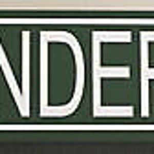 THUNDER ROAD グリーンメタルストリートサイン 6 x 24