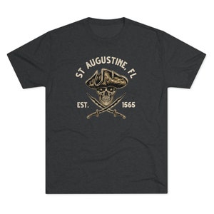 Crossed Sabres - St Augustine Piraten Kollektion - Unisex Tri-Blend Crew Tee