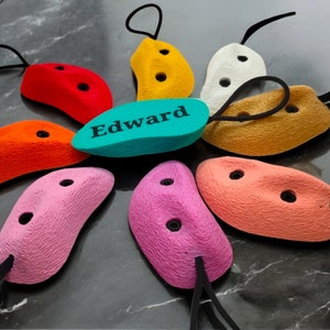 Climbing Keychain in PLA with Nylon Cord - Perfect for Climbers and Mountain Lovers - Gift for Climbers - Climbing Hold Customised