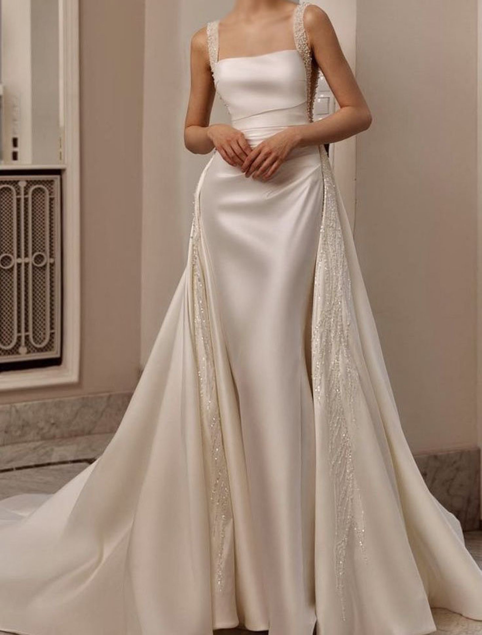 ENGAGEMENT,RECEPTION,FUNCTIONAL WEDDING FISH CUT GOWN main image 1