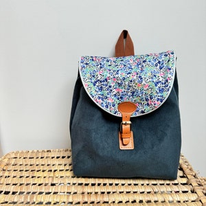 sac à dos personnalisable velours côtelé marine et liberty wiltshire neon pink