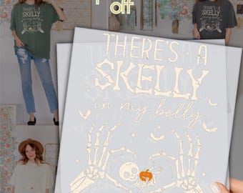 Hay un esqueleto en mi barriga DTF Transfer: Diseño divertido de camiseta de Halloween para embarazadas