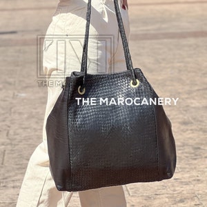 Handgemachte geflochtene Echtleder Schultertasche mit verstellbarem Träger, mehreren Fächern, Reißverschluss und rustikalem Charm
