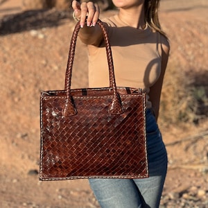 Handcrafted Brown Braided Leather Tote with Crossbody: Italian Luxury Redefined |