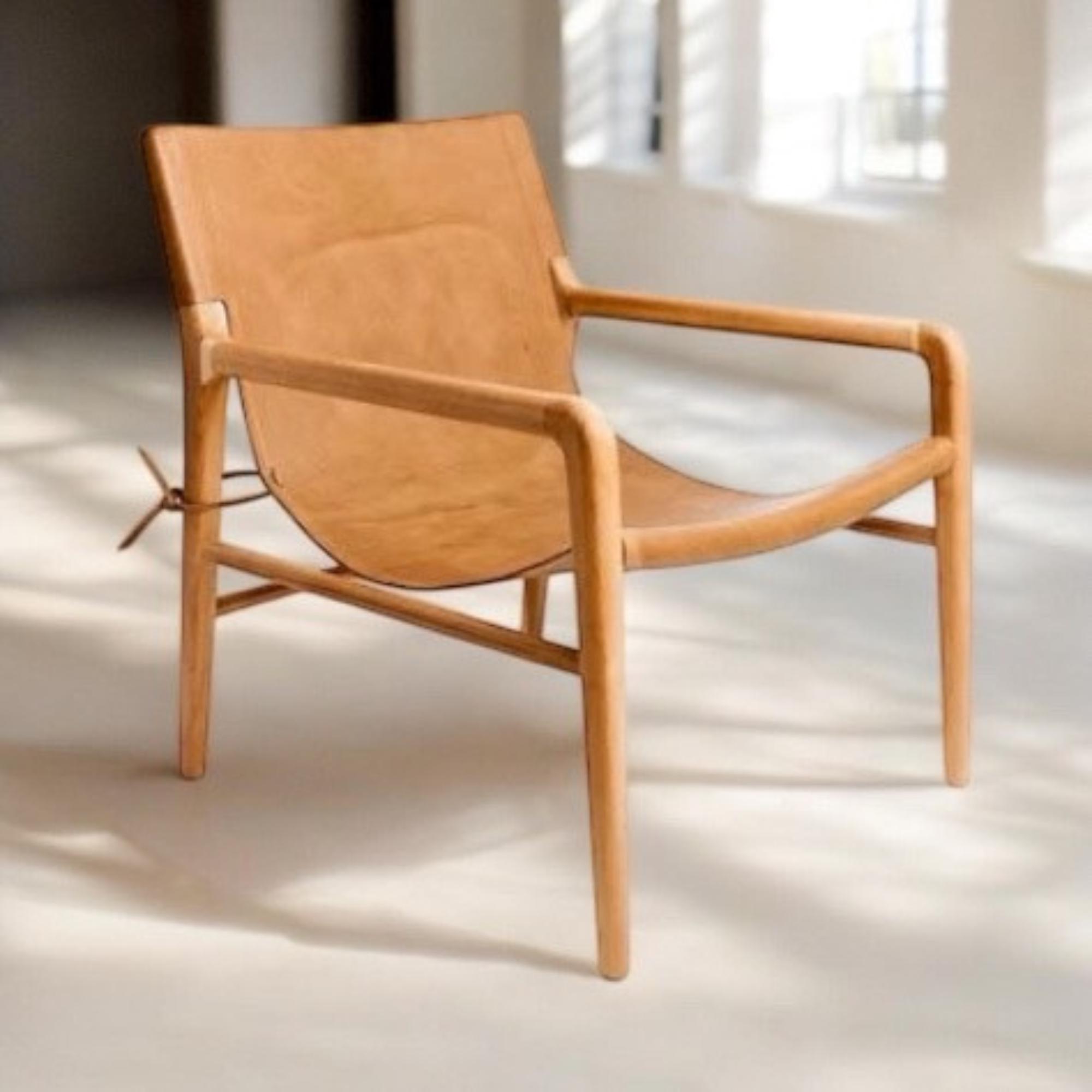 Handcrafted Leather Sling Chair with Solid Wood Frame, Modern Lounge Chair,  Minimalist Accent Seating for Living Room or Office Primary color: Brown