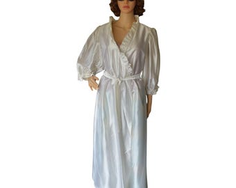 Bata vintage de satén blanco brillante con volantes y mangas abullonadas para mujer, años 70, talla S/M