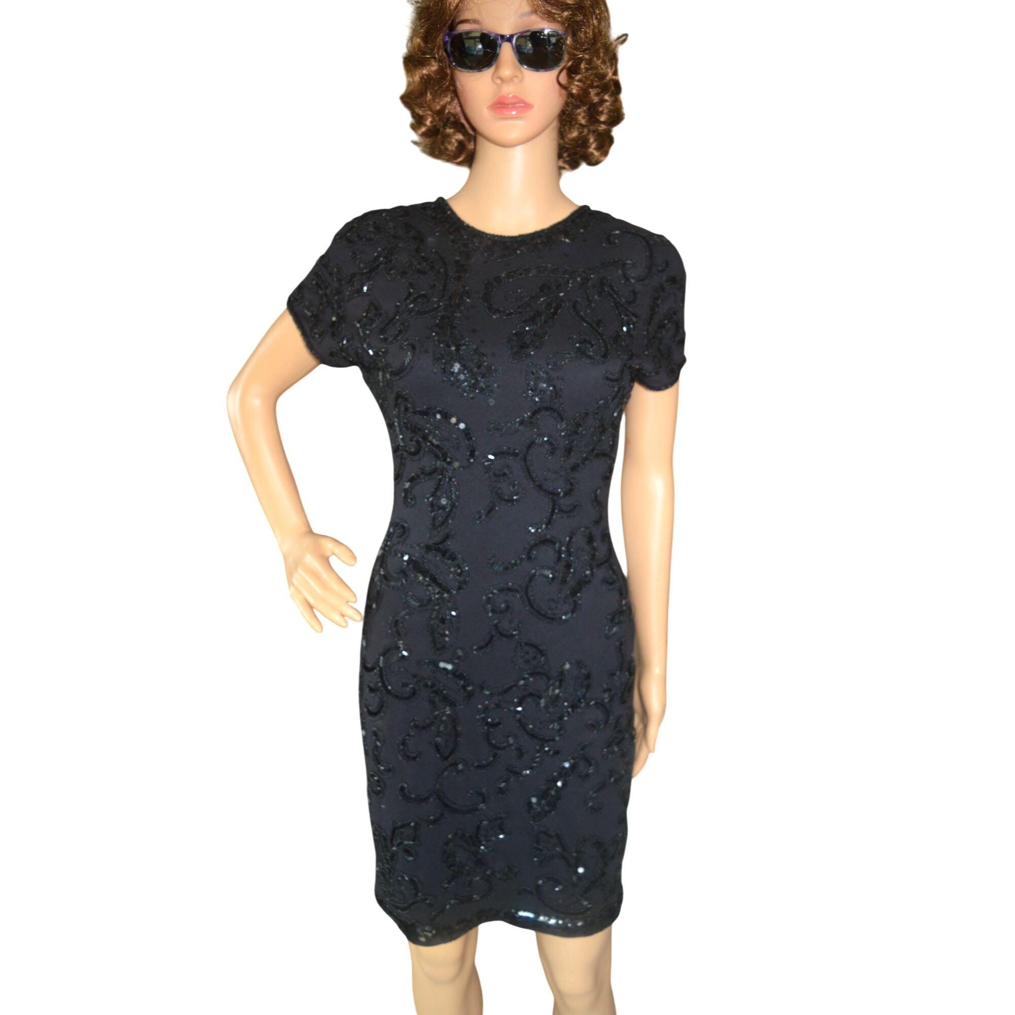 green emerald velvet dress Amazon.com: Carmen Marc Valvo Coral Fit & Flare Vestido de Cctel-10 :  Ropa, Zapatos y Joyera