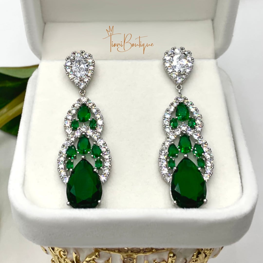 Emerald Green Dangle Earrings Long Drop Bridal Earrings Etsy
