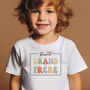 Pregnancy Announcement in French. Future Big Brother Gift. Soon to be Big Brother. Child Tshirt. Baby Announcement Gift. Bientôt Grand Frère