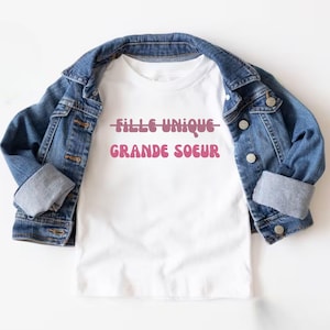 フランス語での妊娠発表。将来の姉への贈り物。もうすぐ姉になる。子供用 T シャツ。赤ちゃん誕生のお知らせギフト。Bientôt Grande Soeur