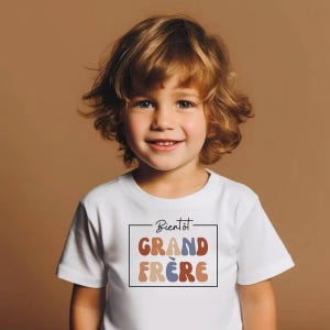 Pregnancy Announcement in French. Future Big Brother Gift. Soon to be Big Brother. Child Tshirt. Baby Announcement Gift. Bientôt Grand Frère