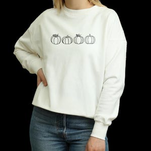 Pumpkin Outline Sweatshirt, Pumpkin Outline Shirt, Simple Fall Pumpkin Crewneck, Minimal Fall Sweatshirt, Thanksgiving Gift