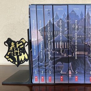 Custom Pair of Wizard School Bookends Choose Your House 3D Printed PLA