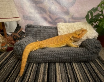 Bearded Dragon Couch - Crochet Pattern
