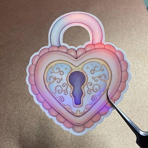 Holografischer rosa Herzschloss-Aufkleber, glänzender Valentinsaufkleber, Shoujo Fantasy, Tagebuchschmuck, magisches Mädchen