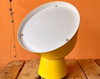 Lámpara de pared amarilla IKEA PS Ola Wihlborg