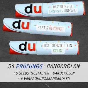 Könnte beinhalten: Vier Schokoriegel mit weißen Verpackungen und roten Akzenten. Jede Verpackung hat das Wort "du" in Schwarz und eine andere Glückwunschbotschaft auf Deutsch. Das Bild enthält auch den Text "54 Prüfungs- Banderolen".